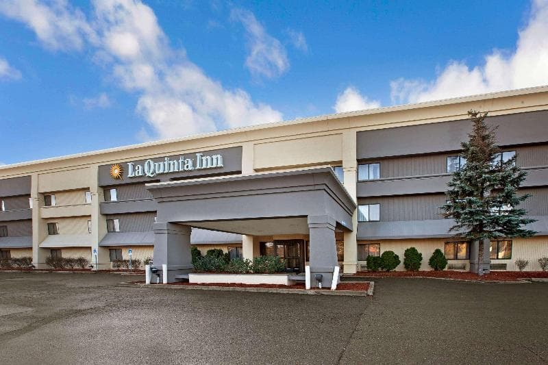 La Quinta Inn by Wyndham Detroit Canton 5