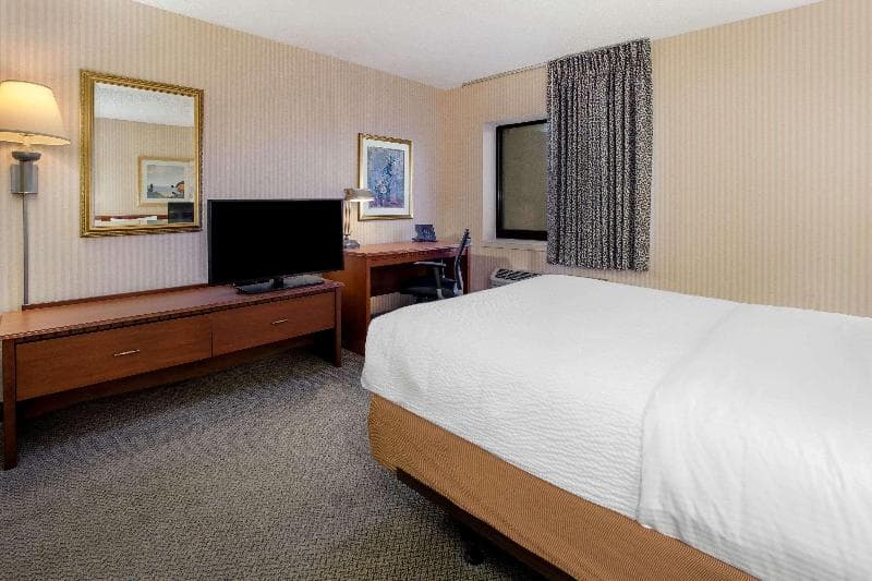 La Quinta Inn by Wyndham Detroit Southgate 3