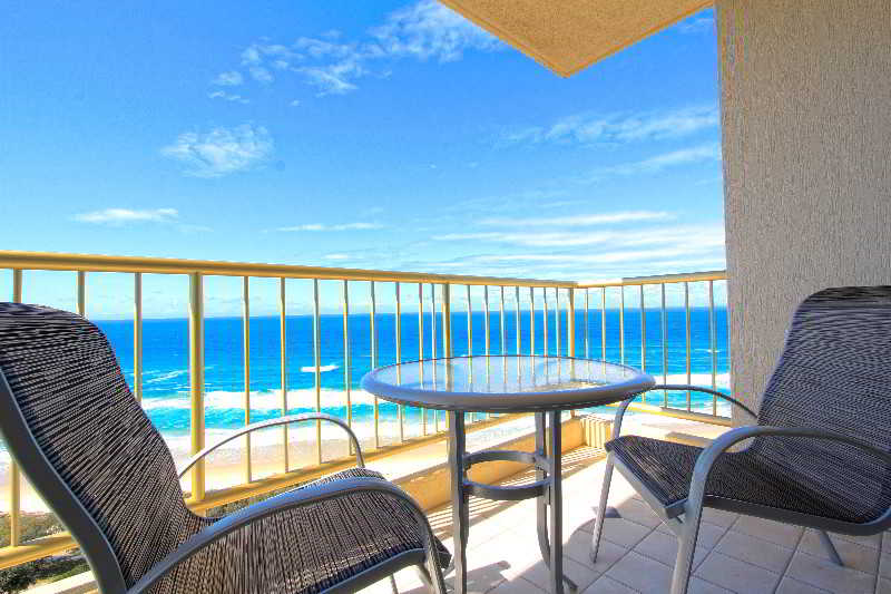Capricorn One Beachside Holiday Apartments 4