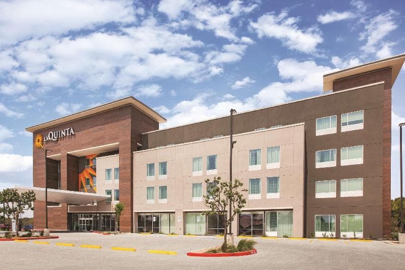 La Quinta Inn & Suites McAllen La Plaza Mall 4