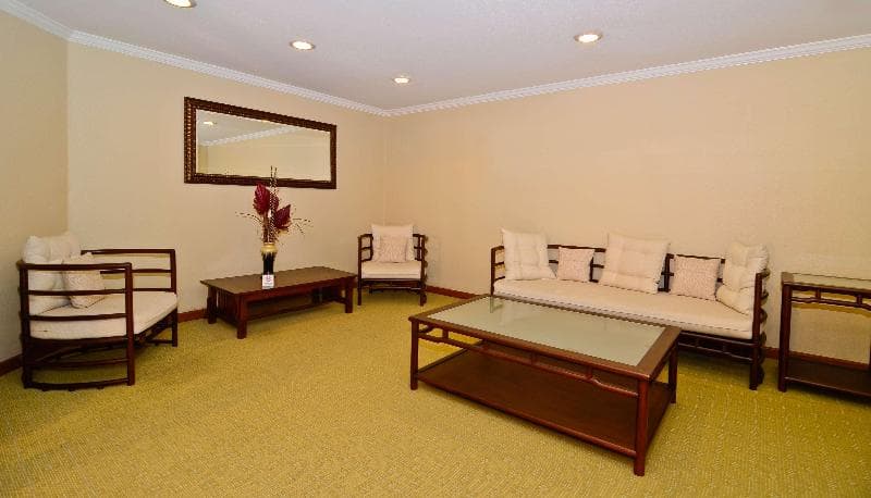 Best Western Plus Newport Mesa Inn 5