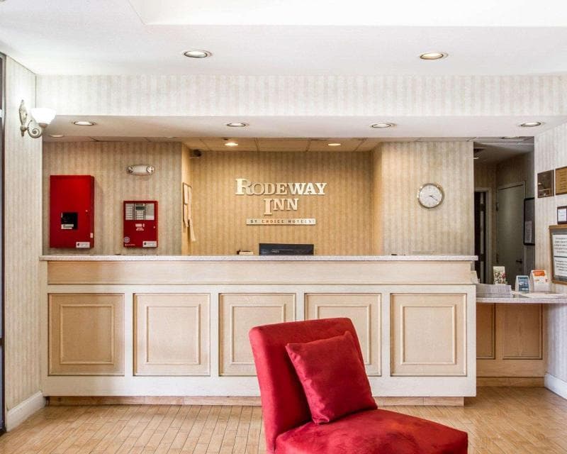 Rodeway Inn 4