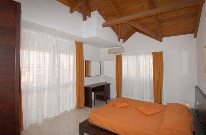 Aparthotel Ponta Preta 5
