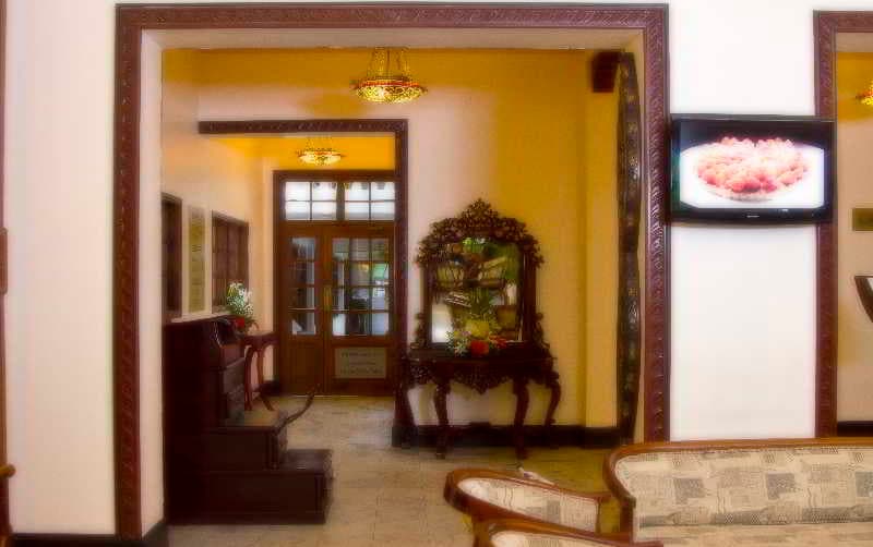 Protea Hotel Dar es Salaam Courtyard 2