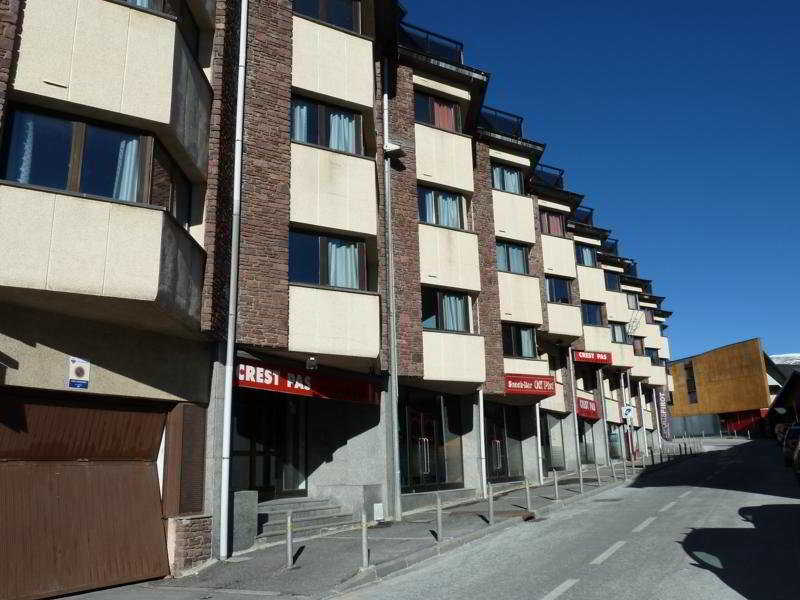 Crest Pas Apartments main