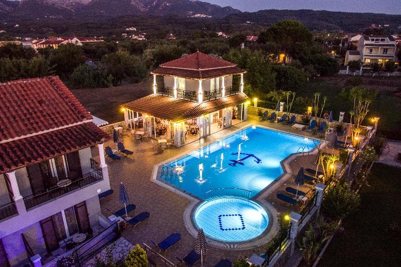 Makis Studios & Apartments 2