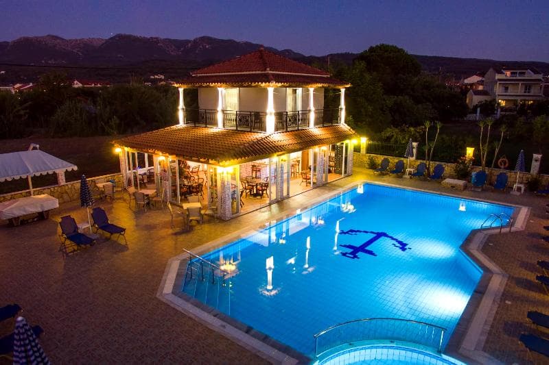Makis Studios & Apartments 3