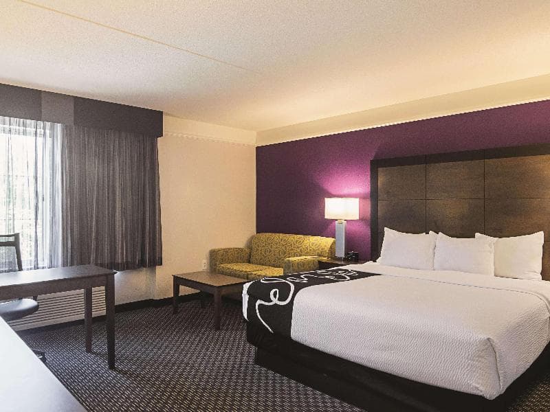 La Quinta Inn & Suites Oklahoma City North West Expressway photo 1