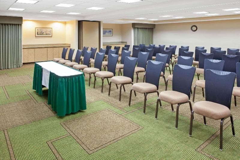 La Quinta Inn & Suites by Wyndham Houston Galleria Area main