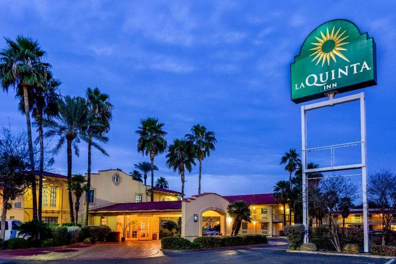 La Quinta Inn by Wyndham Laredo I-35 3