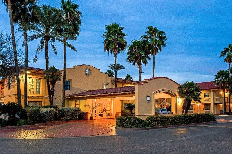 La Quinta Inn by Wyndham Laredo I-35 4