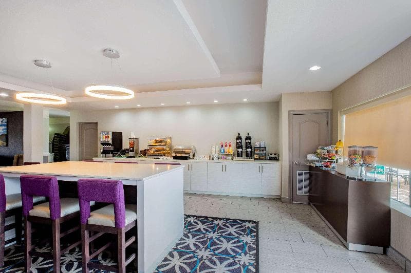 La Quinta Inn & Suites Mission at West McAllen 3