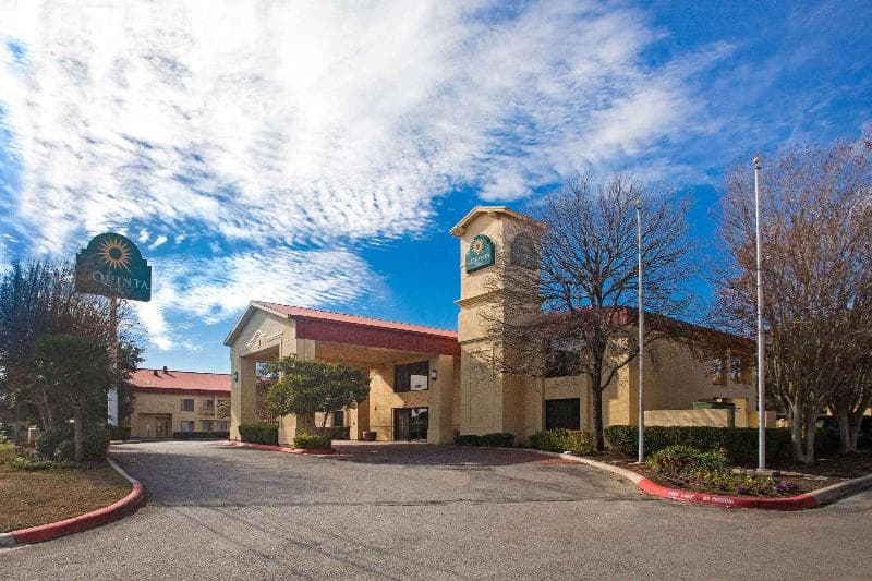 La Quinta Inn by Wyndham San Marcos 4