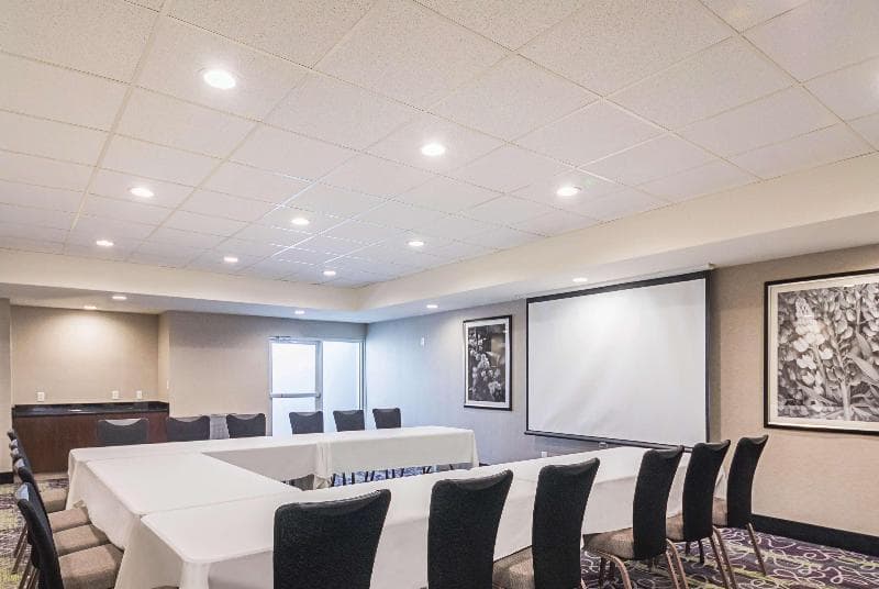 La Quinta Inn & Suites by Wyndham Austin Airport photo 1