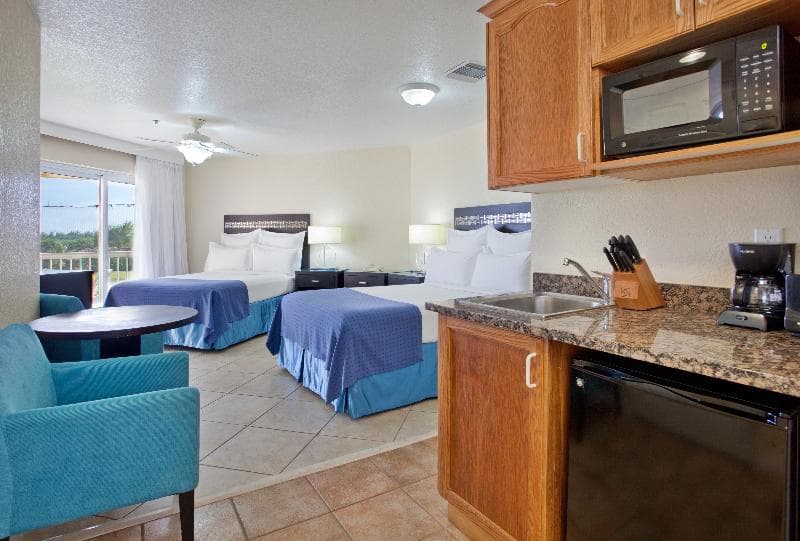 Holiday Inn Resort Grand Cayman 3