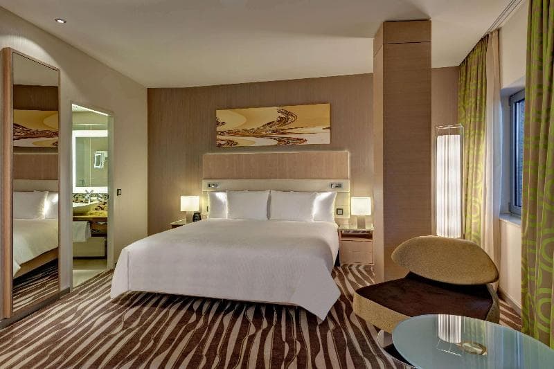 Hilton Frankfurt Airport 4