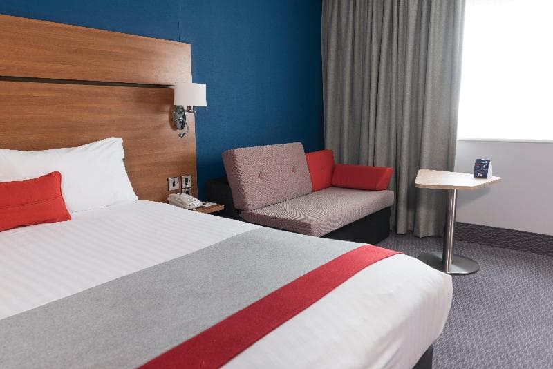 Holiday Inn Express Birmingham - Star City 5