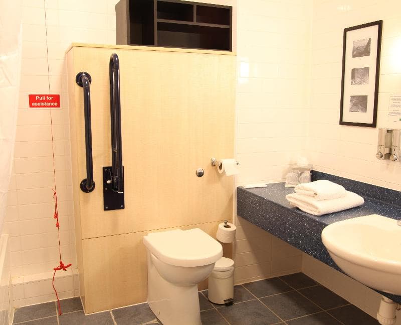 Holiday Inn Express Braintree 4