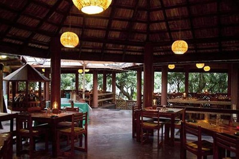 Palm Paradise Cabanas 4
