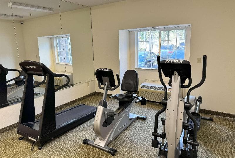 La Quinta Inn & Suites by Wyndham Tulare 2