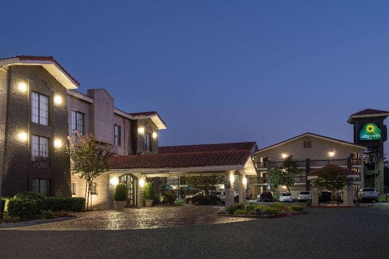 La Quinta Inn by Wyndham Sacramento North 3