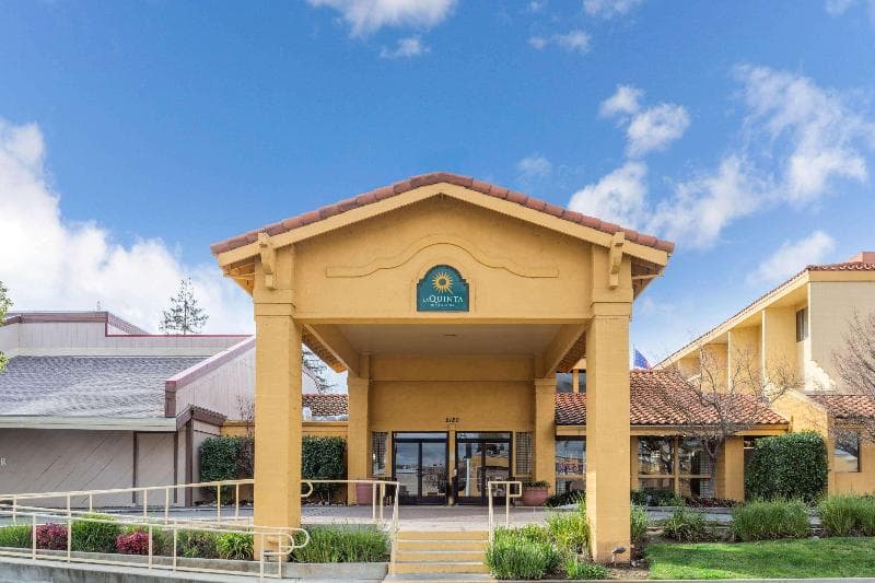 La Quinta Inn & Suites by Wyndham Redding 3