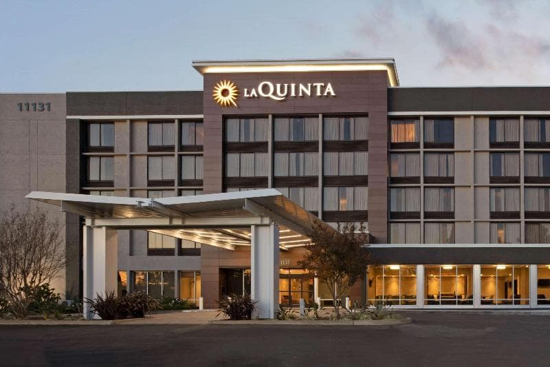La Quinta Inn & Suites by Wyndham Rancho Cordova Sacramento 2