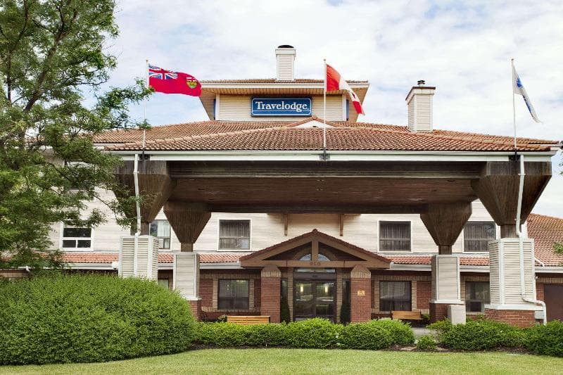 Travelodge by Wyndham Oshawa Whitby photo 1