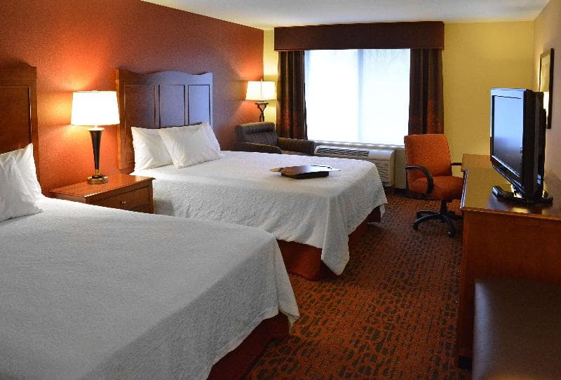 Hampton Inn Medford 4
