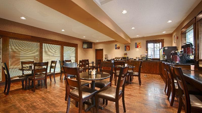 Best Western Plus Prairie Inn 3