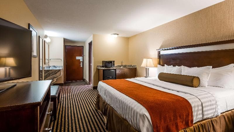 Best Western Plus Prairie Inn 4