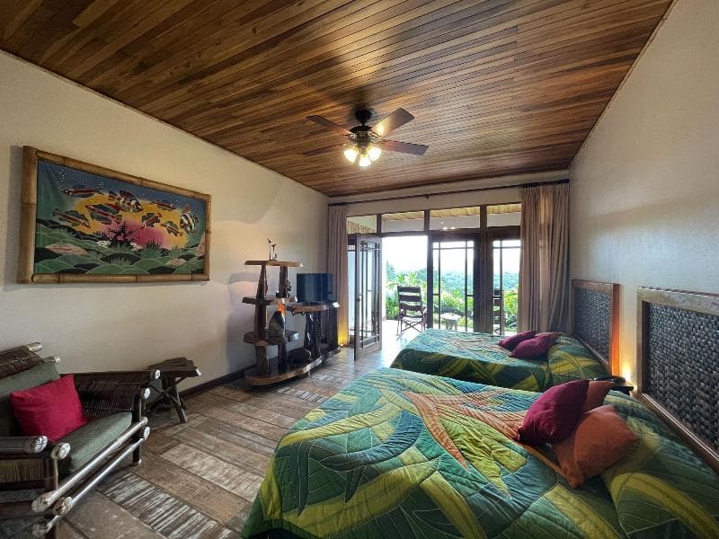 Lost Iguana Resort & Spa 2