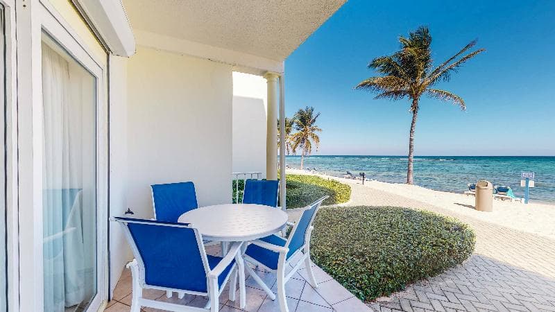 Wyndham Reef Resort Grand Cayman 3