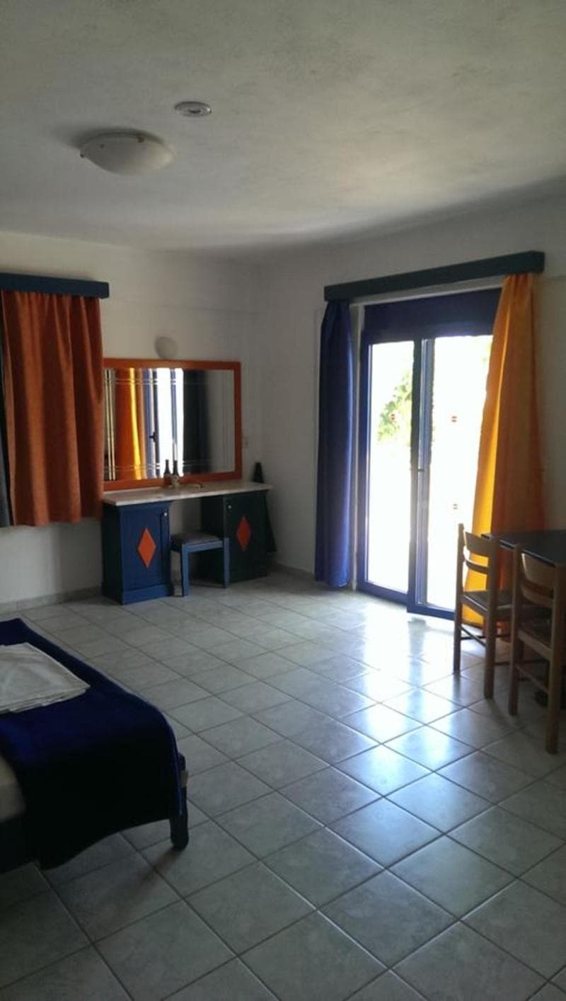 Leonidas Studios & Apartments 5