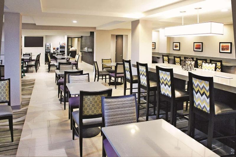 La Quinta Inn And Suites San Diego Seaworld Zoo Area 3