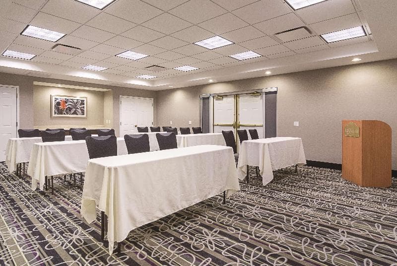 La Quinta Inn & Suites by Wyndham Phoenix Mesa West photo 1