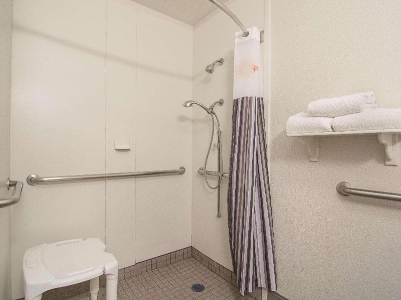La Quinta Inn & Suites by Wyndham Phoenix Mesa West 5