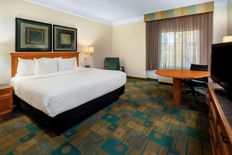 La Quinta Inn & Suites by Wyndham Phoenix West Peoria 4