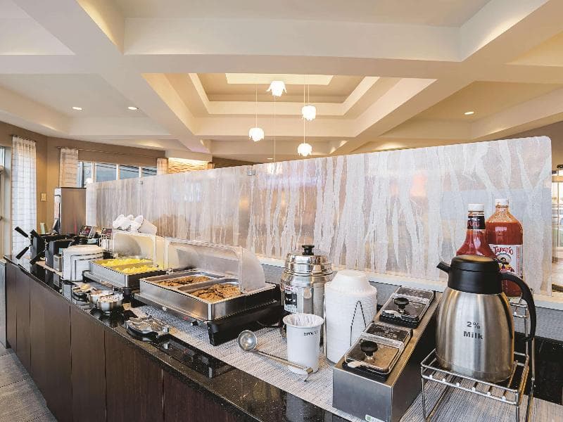 La Quinta Inn & Suites by Wyndham Phoenix Chandler 3