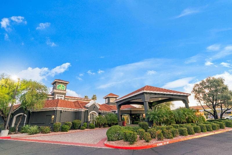 La Quinta Inn & Suites by Wyndham Phoenix Scottsdale photo 1