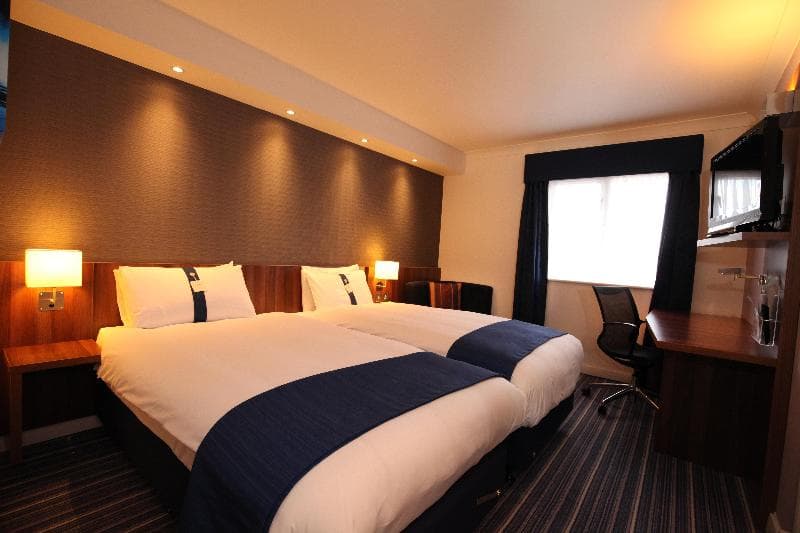 Holiday Inn Express Glenrothes 4