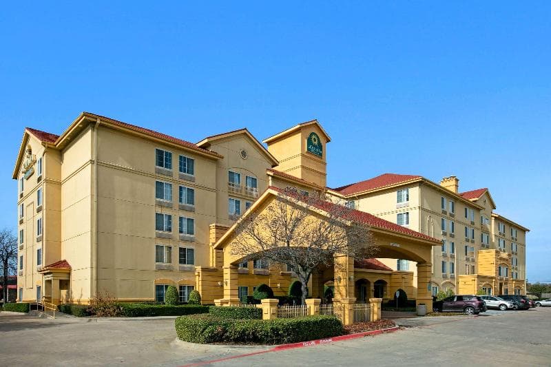La Quinta Inn & Suites Dfw Airport South / Irving photo 1