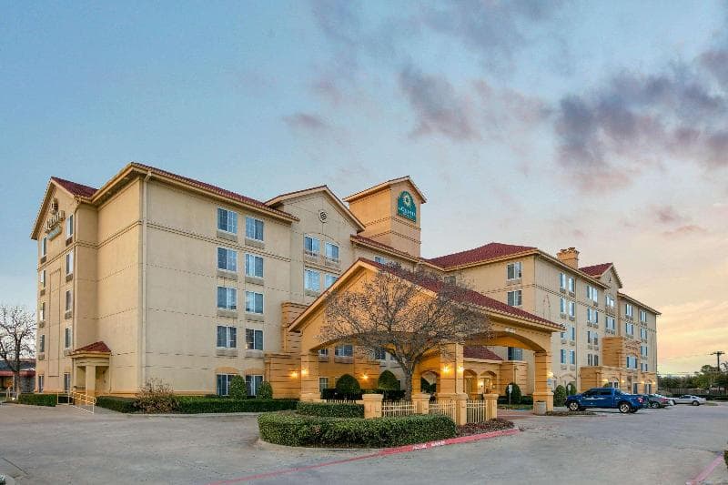 La Quinta Inn & Suites Dfw Airport South / Irving 3