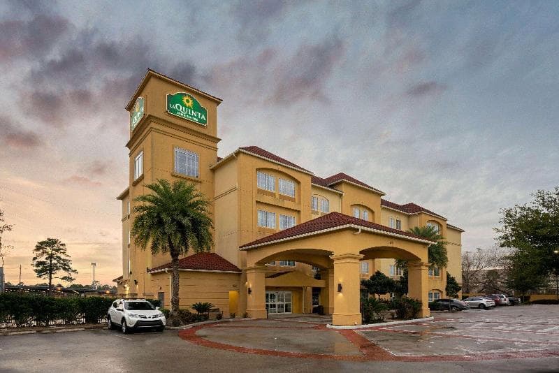La Quinta Inn & Suites Houston Bush Intl Airport E 4