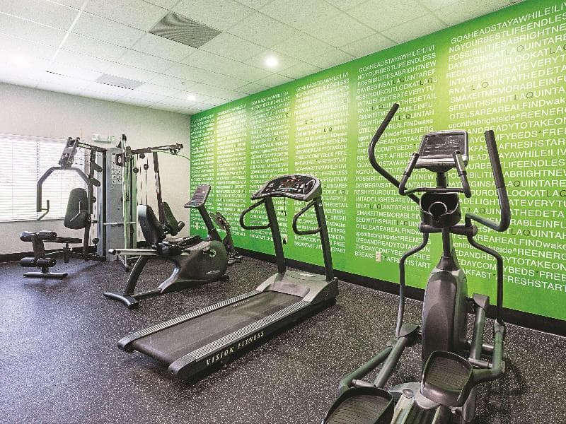 La Quinta Inn & Suites by Wyndham San Antonio Northwest 2