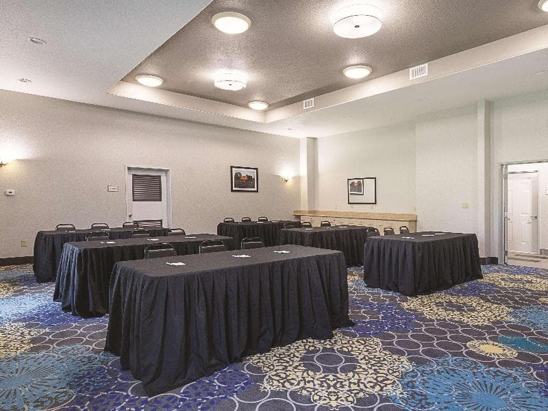 La Quinta Inn & Suites by Wyndham San Antonio Northwest photo 1