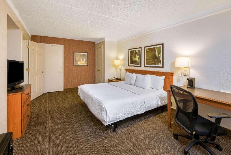 La Quinta Inn by Wyndham San Antonio Market Square 2