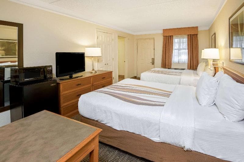 La Quinta Inn by Wyndham San Antonio Market Square 4