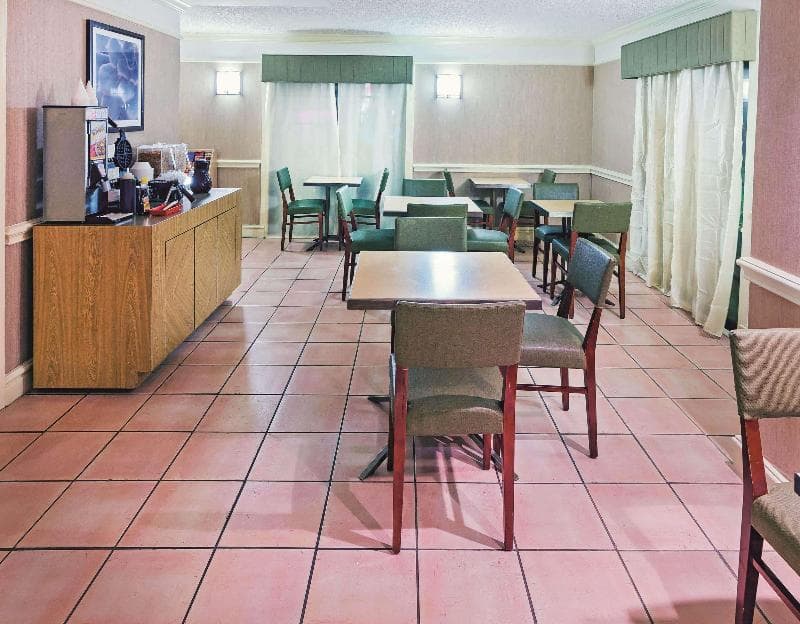 La Quinta Inn by Wyndham San Antonio Lackland 2