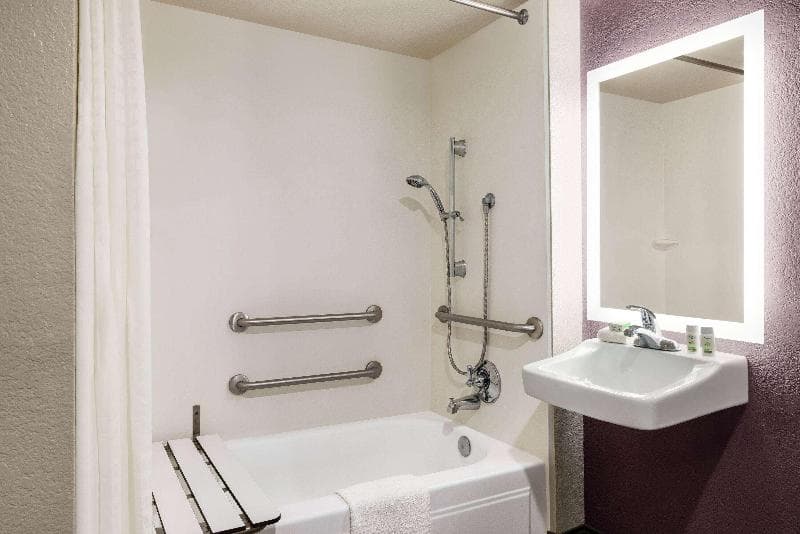 La Quinta Inn by Wyndham San Antonio Lackland 4